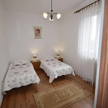2 Bedroom In Apartment