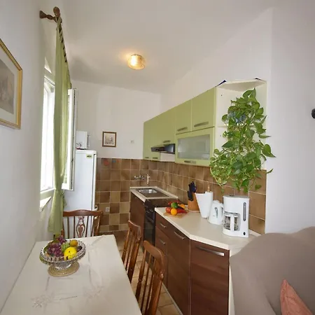 2 Bedroom In Apartment *