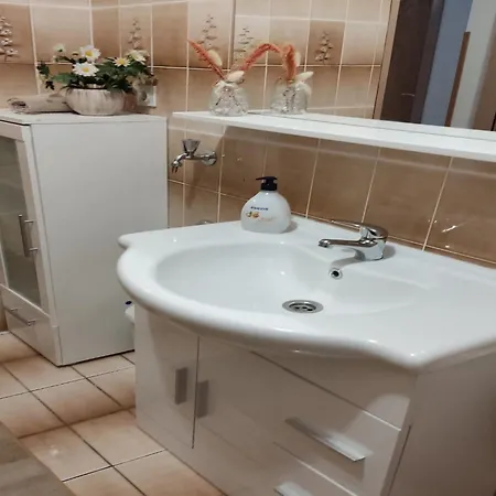 2 Bedroom In Apartment *