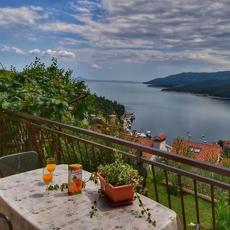 2 Bedroom In Apartment *