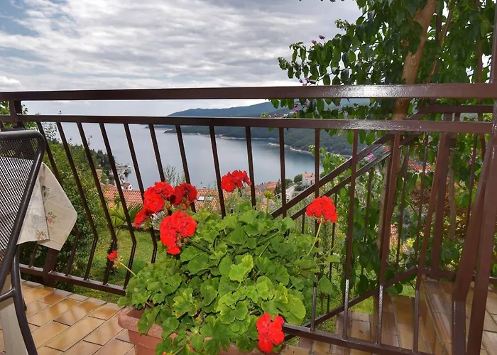 Cozy Near Rabac